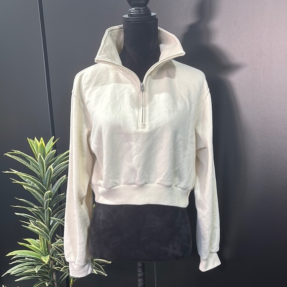 Hollister Crop Pullover Sweatshirt,1/2 zip,long sleeve,rib knit waist/cuffs,soft - Picture 1 of 9